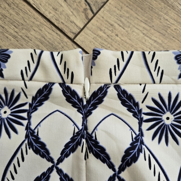 Lila Rose Womens Cotton/spandex Size 6 Floral Blue and White Skirt - Picture 10 of 15